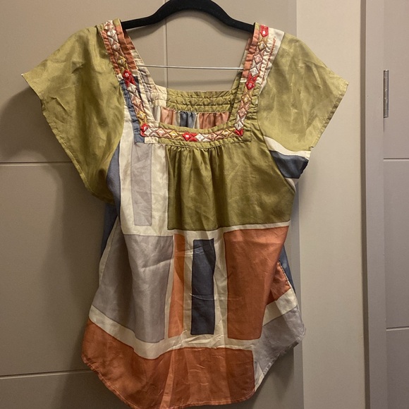 Abstract Colorful Top - Picture 3 of 4